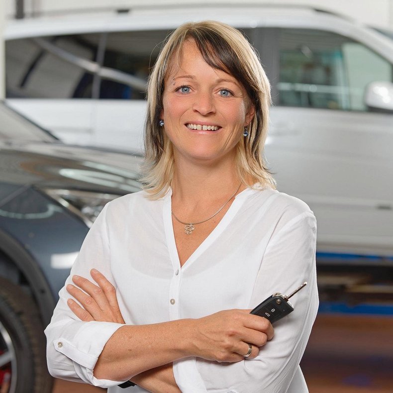 Karin Ketterer von Ketterer Kfz-Meisterbetrieb in Titisee-Neustadt Porträt Karin Ketterer von Ketterer Kfz-Meisterbetrieb in Titisee-Neustadt